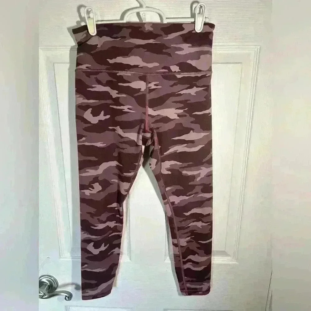 Athleta Elation 7/8 Tight Leggings. Purple Camo, Size Small
